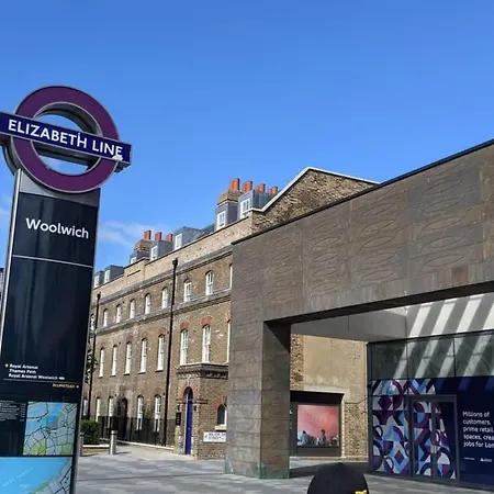 Modern 2Br Apartment - 25Min To Central London Exterior photo