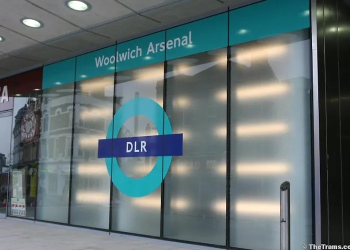 2-Br London Oasis In Woolwich