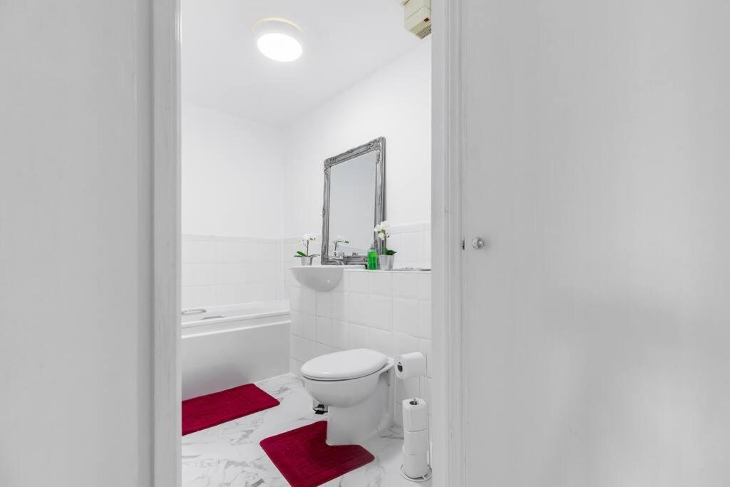 Modern 2br - 25min To *