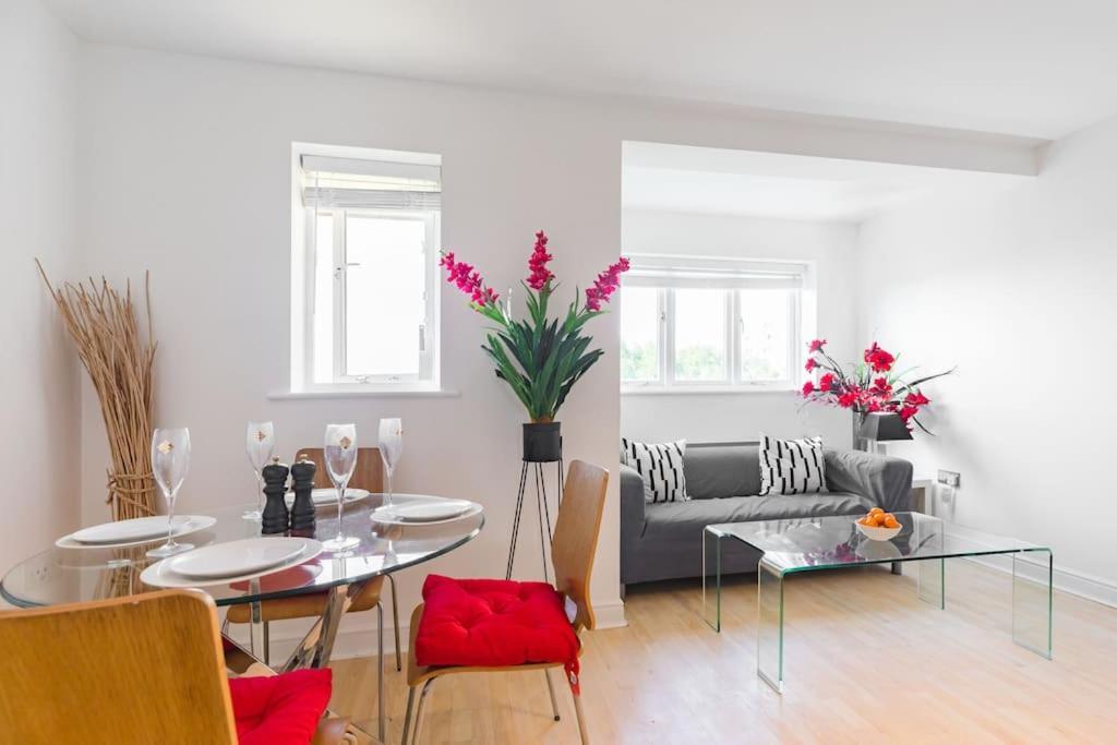 Апартаменты 2-br Oasis In Woolwich
